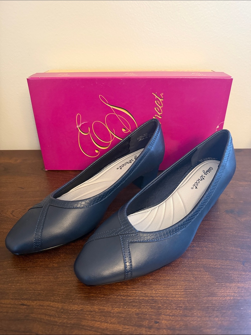 easy street Myrtle navy low block heel pumps with stitch detail